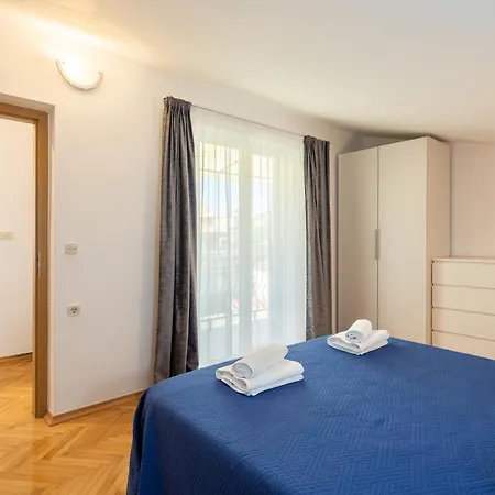 Apartman Downtown Authentic *