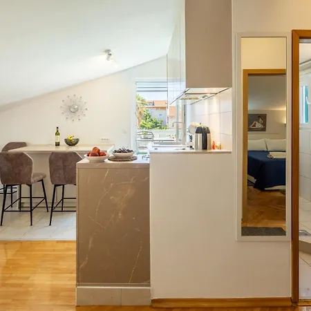 Downtown Authentic Apartman *